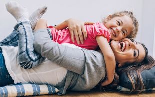 How are chipped teeth repaired?